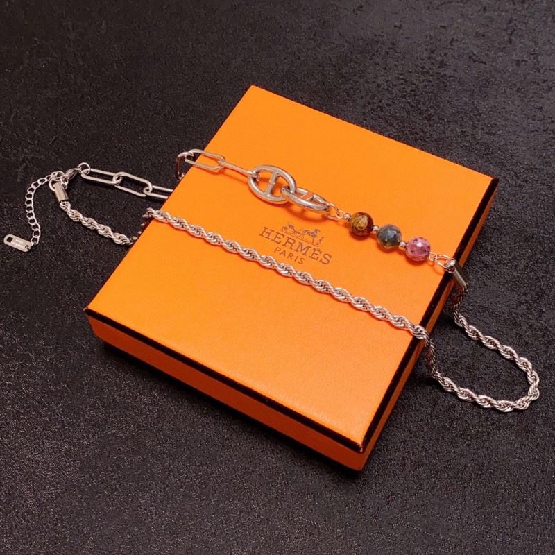 H**me5 necklaces